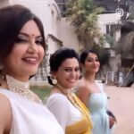 Smita Bansal Instagram - Taking care of them THERE Taking care of them HERE #bhagyalakshmi #karishma #neelam #malishka #home #work #anaagha