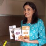 Smita Bansal Instagram - Nowadays, kids prefer eating outside. But my daughter absolutely loves Matar Masala and Parathe made by me. When it comes to spices, I always prefer @hamdardkhaalis Spices because they are pure, unadulterated, and authentic spices that make my Matar Masala healthier and yummier. Made with handpicked ingredients, these spices are the favourites of every kitchen expert. Order Now Big Basket | Blinkit | Amazon | Flipkart #KhaalisMasale #MatarMasala #KidsFavourites #IndianCooking #Pure #Masala #IndianFood #Foodies #FoodiesOfInstagram #FoodLovers #loveforfood #KitchenEssentials #ChefStyle #Cooking #IndianSpices #MasalaPowder #BestSpices #Seasonings #NewLaunch #SpiceMix #FreshFlavours #deliciousfood #FoodiesOfIndia #SpicesOfIndia #SnacksRecipe #BlendedSpices #PowderedSpices #HamdardKhaalisMasale #IndianKitchen #IndianFood #anaagha