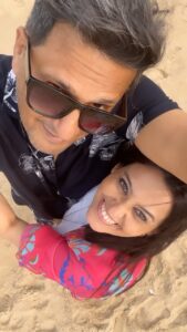 Smita Bansal Instagram - @stashamohla refused to shoot our reel, so we had to improvise. 
@ankushmohla ❤️
#jaaduhilagezindagi #holiday #travel #oceancity #husbandandwife #love