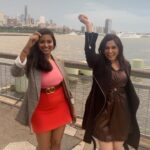 Smita Bansal Instagram - Can’t decide if I am more #obsessed with the view, my dance partner or the song itself. #newyorkdiaries #travel #holiday #family #trending @manya_mittal