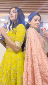 Smita Bansal Instagram - On set shenanigans. #bhagyalakshmi 
#coactors #friends #actorslife #lovewhatido #lakshmi #neelam
