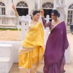 Smita Bansal Instagram - When some people pack up early.. and we shoot all day. 😜😝🥰 #bhagyalakshmi #coactors #lakshmi #neelam #friends #worklife