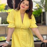 Sneha Wagh Instagram - You are meant to shine... Today, tomorrow, everyday! 💛 . . 📍: @vloungedeck 👗: @fashionstruc . . #shine #positivevibes #stylefile #lookbook #sarange #sarangesneha #snehawagh #ssnehawagh