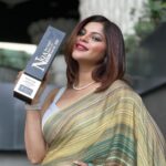 Sneha Wagh Instagram - All Hail To Amba 🤭 Another one in kitty for this kitty!!! Awarded as the Best Negative Lead at the National Quality Awards 2023 Thanks for the honour 💝 . . . . . . @brandempower.in #grateful #awards #humbled #SarangeSneha #SsnehaWagh #naumrakiseemaho #nuksh #amba #NationalQualityAwards #NQA2023 #brandempower