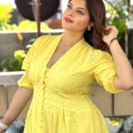Sneha Wagh Instagram - You are meant to shine... Today, tomorrow, everyday! 💛 . . 📍: @vloungedeck 👗: @fashionstruc . . #shine #positivevibes #stylefile #lookbook #sarange #sarangesneha #snehawagh #ssnehawagh