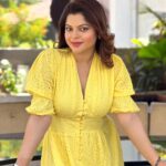 Sneha Wagh Instagram - You are meant to shine... Today, tomorrow, everyday! 💛 . . 📍: @vloungedeck 👗: @fashionstruc . . #shine #positivevibes #stylefile #lookbook #sarange #sarangesneha #snehawagh #ssnehawagh