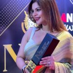 Sneha Wagh Instagram - All Hail To Amba 🤭 Another one in kitty for this kitty!!! Awarded as the Best Negative Lead at the National Quality Awards 2023 Thanks for the honour 💝 . . . . . . @brandempower.in #grateful #awards #humbled #SarangeSneha #SsnehaWagh #naumrakiseemaho #nuksh #amba #NationalQualityAwards #NQA2023 #brandempower