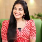 Sshivada Instagram - Lovely conversation with a friend, who is beautiful as a person and also at heart. As an actress every one likes her performances . Thank you dearest @sshivadaoffcl for your valuable time. 📸 @abinprasad_cherthala Mua & hair @divyas_makeover_ #indiaglitzmalayalam #sshivada #ponnyashokanchor #interviewwithcelebrity #viralreels Ernakulam City, Kerala