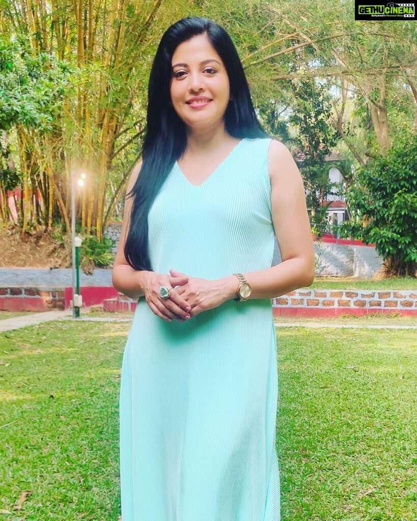 Sshivada Instagram - 🍀🍀❤️ Outfit @b.studio.designs Styled by @styyledbyjoe @joe_elize_joy #promotion #moviepromotions #jawanummullappoovum #newmovie #malayalam #happyme #justlikethat