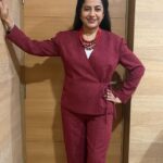 Suhasini Maniratnam Instagram - Suited booted for நீ பாதி நான் பாதி a brand new show. Thank you @zapelle_custom_clothing for all the lovely outfits.