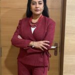 Suhasini Maniratnam Instagram - Suited booted for நீ பாதி நான் பாதி a brand new show. Thank you @zapelle_custom_clothing for all the lovely outfits.