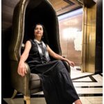 Suhasini Maniratnam Instagram - Met all the cast and crew of ponniyin Selvan on Saturday. I saw this chair ( throne ) and walked away from all and sat on this bold arresting striking chair , one person came running to take pictures of me. And said kundauvai Nandhini poonguzahli 😄😄😄😄😄kept on clicking. any guesses who it would be.