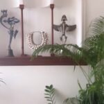Suhasini Maniratnam Instagram - Glimpses into the home with @suhasinihasan Interiors : @krishnamithra @form.n.function . . . . #spacesbykrishnamithra #interiordesigner #indianinteriordesigner #aesthetichome #interiorstyling #homemakeover #homerenovation #interiordecor #classicalhome #hometransformation #supportindiandesigners #bespokeinteriors #indianhome #artcollection #suhasinimaniratnam #suhasinihasan #archedwindows #maniratnam #interiorreels