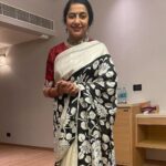 Suhasini Maniratnam Instagram - Getting ready to meet trichy Makkal to celebrate the chozhas.