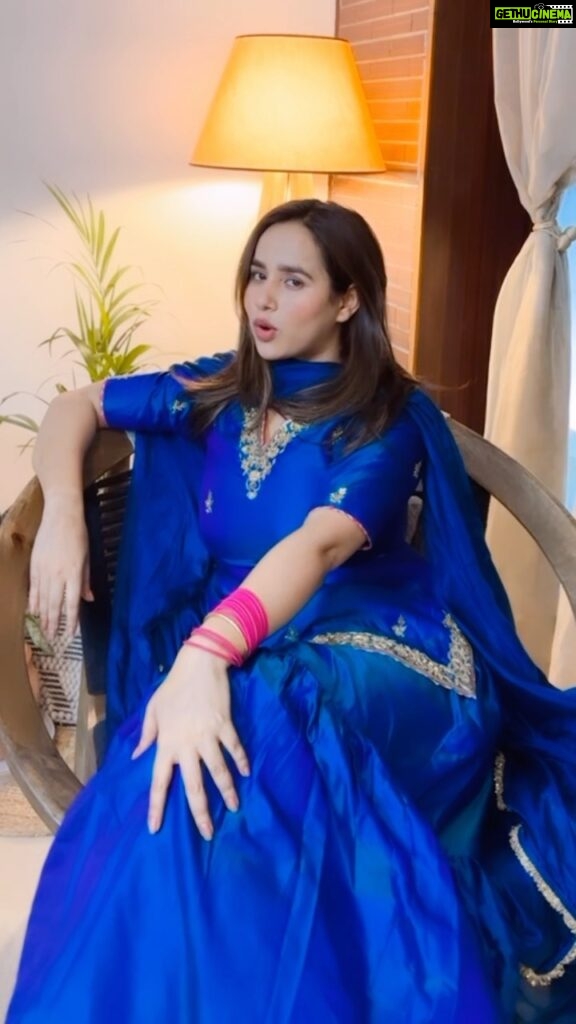 Sunanda Sharma Instagram - Gaddiyan ch te Apo apniya THAARAN ch sunde raho, #jattdisda 😎 . . Outfit by @the_rosegirl 🦋 . . #sunandasharma #jattdisda #trendingreels #punjabisongs