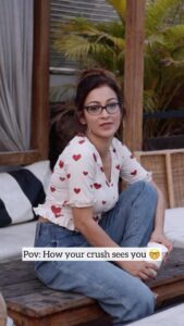 Sunayana Fozdar Instagram - How Your Crush Sees You VS How You Want Them To See You😂😂

My version of transition …bas kyunki this Audio is trending 😜

Wearing @urbanic_in 

.
.
.
.

#funnyreels #crushmemes #expectationvsreality #comedyvideos #funnymemes #sunayanafozdar #funnytransitions