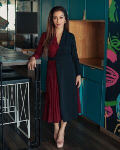 Sunayana Fozdar Instagram - Monday Muse 🖤

Wearing @urbanic_in 

📷 @ibphotography27