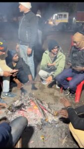 Sunil Grover Instagram - I am happiest when I meet like minded people, people who love bonfire in winters.