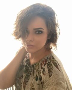 Udita Goswami Instagram - Happy Sunday! 💫✨🖤