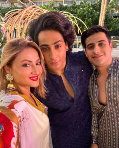Urvashi Dholakia Instagram - It’s one thing to feel when u become a mother but it’s a whole different level of feeling when your sons are all grown up and they take you on a holiday with their hard earned money. It has been a very long journey and a very fruitful one as today I stand extremely proud of both my children @kshitijdholakia & @sagardholakia who have worked hard and have proven that they truly are respectful & loving & caring boys ❤️ thank u my babies ❤️🧿✨🙏🏻❤️ #godbless 
:
:
#urvashidholakia #holiday #thailand #huahin #destination #wedding #love #life #is #beautiful #thank #you #god #🙏🏻