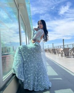 Veebha Anand Instagram - Shadi ready!! 🦋

#hifsakishadi 

@the_adhya_designer 
@timelessjewelsby_s
