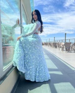 Veebha Anand Instagram - Shadi ready!! 🦋

#hifsakishadi 

@the_adhya_designer 
@timelessjewelsby_s