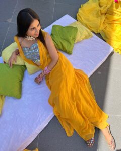 Veebha Anand Instagram - Haldi ready!!! 

#hifsakishaadi#

@timelessjewelsby_s 
@the_adhya_designer