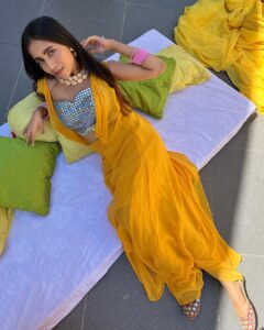 Veebha Anand Instagram - Haldi ready!!! 

#hifsakishaadi#

@timelessjewelsby_s 
@the_adhya_designer