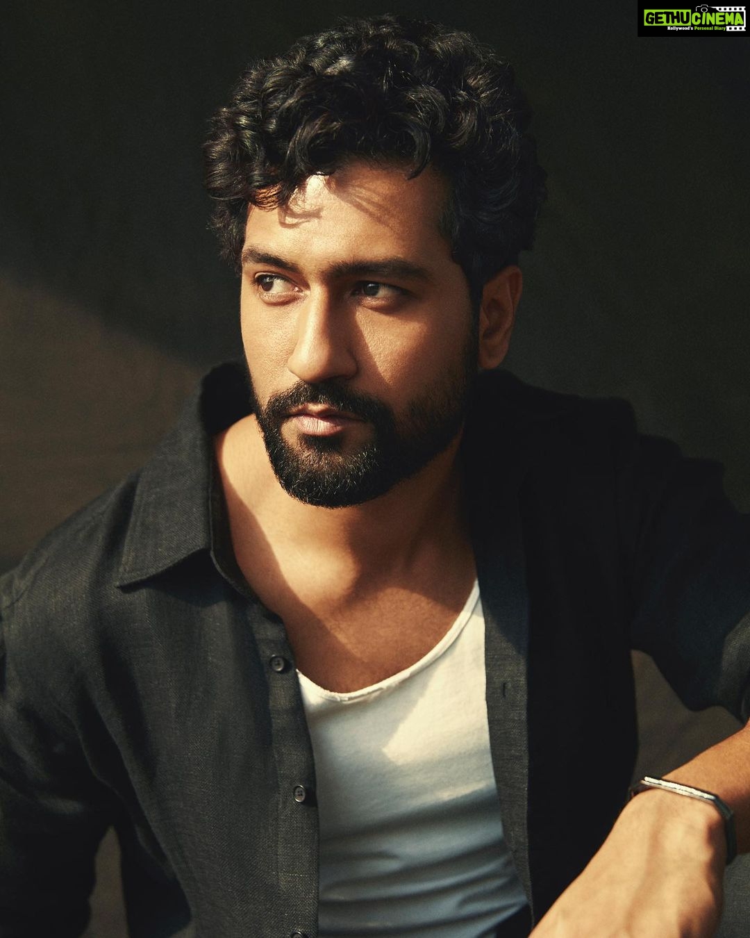 Vicky Kaushal Instagram - 🥷🏽* - Gethu Cinema