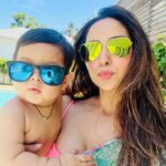 Vinny Arora Instagram - Last time I blinked I was 9 months pregnant , blinked again & here I am taking selfies with a 9 month old mini me 💕🧿 Time really does fly 🚀