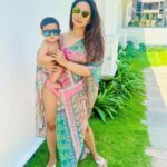 Vinny Arora Instagram - Last time I blinked I was 9 months pregnant , blinked again & here I am taking selfies with a 9 month old mini me 💕🧿 Time really does fly 🚀