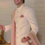 Abhimanyu Dasani Instagram - Naaaah not yet 😂 #DoMoreSayLess #InstaDhoka #bts #kisikabhaikisikijaan