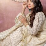 Adaa Khan Instagram - शाही vibes 👸 . . . . . #photooftheday #ootd #indianwear #fashion #style #fashionista #lookbook #instagood #instadaily #fashionlikeadaa #adaakhan