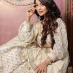Adaa Khan Instagram - शाही vibes 👸 . . . . . #photooftheday #ootd #indianwear #fashion #style #fashionista #lookbook #instagood #instadaily #fashionlikeadaa #adaakhan