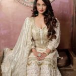 Adaa Khan Instagram - शाही vibes 👸 . . . . . #photooftheday #ootd #indianwear #fashion #style #fashionista #lookbook #instagood #instadaily #fashionlikeadaa #adaakhan