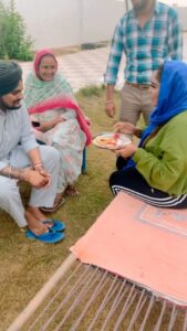 Afsana Khan Instagram - ਅੱਜ ਉਹ ਦਿਨ ਹੈ ਜਿਸ ਦਿਨ ਮਹਾਨ ਯੋਧੇ ਵਾਰਿਸ ਦਾ ਜਨਮ ਹੋਇਆ।ਜਿਸ ਨੇ ਦੁਨੀਆ ਵਿਚ ਵੱਖਰੀ ਮਿਸਾਲ ਪੈਦਾ ਕੀਤੀ। ਅੱਜ ਤੋਂ ਲੈ ਕੇ ਦੁਨੀਆਂ ਦੇ ਅੰਤ ਤੱਕ ਇਹ ਨਾਮ ਜ਼ਿੰਦਾ ਰਹੇਗਾ। ਅਤੇ ਸਭ ਤੋਂ ਉੱਪਰ ਰਹੇਗਾ।।। 🎂 happy birthday vadde bai @sidhu_moosewala  miss u bai 💔😭 #justiceforsidhumoosewala 🙏