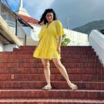 Aishwarya Sharma Bhatt Instagram - Yellow Yellow .. Marshmallow🤣🤪 Outfit: @fashionvilla0111 Styling: @styling.your.soul #aishwaryasharma #khatronkekhiladi #khatronkekhiladi13 #kkk13 #colorstv Cape Town, South Africa