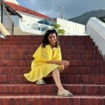 Aishwarya Sharma Bhatt Instagram - Yellow Yellow .. Marshmallow🤣🤪 Outfit: @fashionvilla0111 Styling: @styling.your.soul #aishwaryasharma #khatronkekhiladi #khatronkekhiladi13 #kkk13 #colorstv Cape Town, South Africa