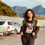 Aishwarya Sharma Bhatt Instagram - #RohitShettyKeFans 😇❤️🙏🏻💃🏻 @itsrohitshetty 🤗 @colorstv PC- @sheezan9 🤗 #aishwaryasharma #rohitshetty #khatronkekhiladi #khatronkekhiladi13 #kkk13 #southafrica #colorstv #capetown