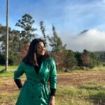 Aishwarya Sharma Bhatt Instagram - Good morning ❤️ Styled by @stylebysaachivj Team @sanzimehta777 @styledbynikinagda #aishwaryasharma #khatronkekhiladi13 #kkk13 #khatronkekhiladi #greenery #mouintains #southafrica