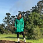Aishwarya Sharma Bhatt Instagram - Good morning ❤️ Styled by @stylebysaachivj Team @sanzimehta777 @styledbynikinagda #aishwaryasharma #khatronkekhiladi13 #kkk13 #khatronkekhiladi #greenery #mouintains #southafrica