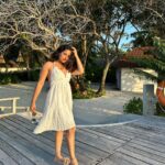 Aishwarya Sharma Bhatt Instagram - Golden Hour Glow ☀️ Outfit: @coordinate.in Styling: @styling.your.soul Assisted by: @stylefile.bykrisha #aishwaryasharma #maldives #maldivianglow #ootd