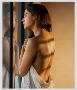 Andrea Jeremiah Instagram - Strong yet vulnerable… fierce yet fragile… Proud to be a woman, today & everyday❤️

#happywomensday
