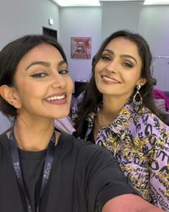 Andrea Jeremiah Instagram - 01/04 Oberhausen 🇩🇪🎶🔥 #highonyuvan @itsyuvan @btosproductions MUH @madushamakeup