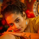 Angana Roy Instagram - তাকিয়ে থাকা মানেই দেখতে পাওয়া নয় #photoshoot #wednesday #postoftheday #fashionshoot #designerdresses #hairstyle #lookbook #eyesmakeup #makeover #lovefromA