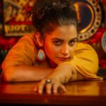 Angana Roy Instagram - তাকিয়ে থাকা মানেই দেখতে পাওয়া নয় #photoshoot #wednesday #postoftheday #fashionshoot #designerdresses #hairstyle #lookbook #eyesmakeup #makeover #lovefromA