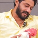Antony Varghese Instagram - ഇതെന്തൊരു കോഴി ആണിത്....ഒരു വ്യക്തിത്വവും ഇല്ലാത്ത കോഴി!!! പൂവൻ ഈ വെള്ളിയാഴ്ച്ച മുതൽ തിയറ്ററുകളിൽ..!! . @poovan_movie 🐓 @shebinbacker @shebin_backer_productions @girish.ad @vineeth_vasudevan__ @antony_varghese_pepe @midhunmuku @suhailmkoya @thecreativeidiot @varun_dhara @sajithpurushan @snakeplant.in #poovan #poovanMovie #shebinbacker #shebinbackerproductions #girishAD #Stuckcows #AntonyVarghese #Pepe #vineethVasudevan #malayalamMovie #SonyMusic #snakeplant #comingSoon