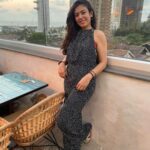 Anurita Jha Instagram - Main apna pankha sath le ke chalti hoon 🙂🫢😋🤨 . . . . . .. . . . #instalove #instagram #instalove #openair