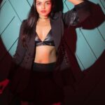 Ashna Zaveri Instagram - Would you believe in what you believe in if you were the only one who believed it? 📸 @vedantpandyaofficial @theplugmedia.in Blazer @shaberryofficial