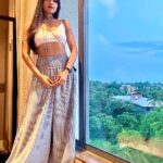 Ashna Zaveri Instagram - A girl should be two things: who and what she wants 🤍 #cocochanel Styled by my @msshinyshorts Crop top @zara Pants @artjunagoa Shoes @onitsukatigerindia Armband @artjunagoa Neckpiece @msshinyshorts Travel partner @kayak_in #goa #travel #westingoa The Westin Goa
